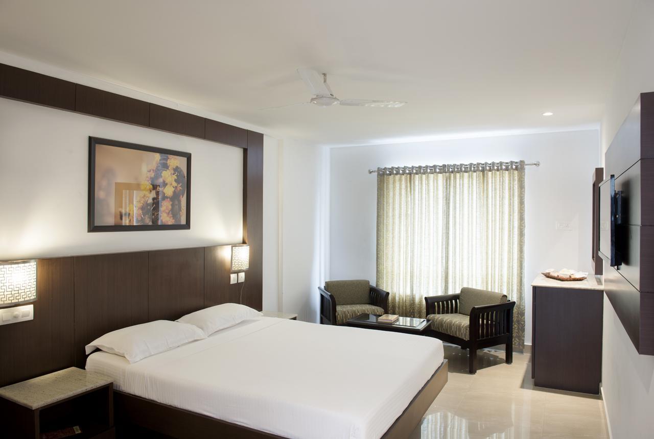 Lalitha Inn Guruvāyūr エクステリア 写真