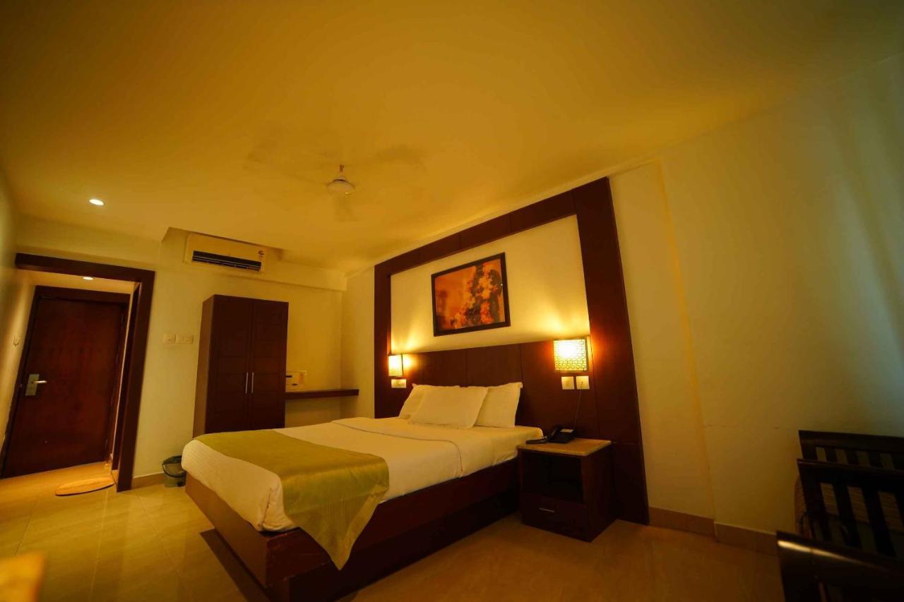 Lalitha Inn Guruvāyūr エクステリア 写真